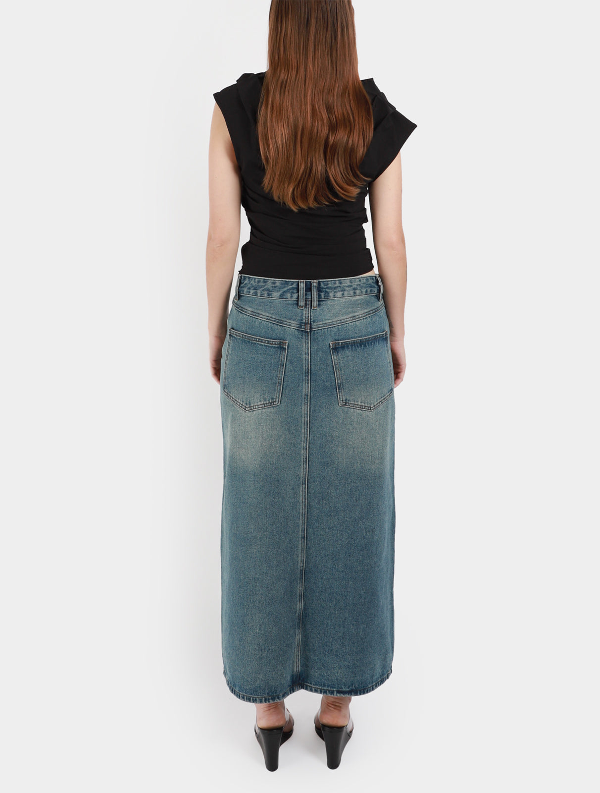 wynn-hamlyn-denim-maxi-skirt-mid-wash-indigo_3